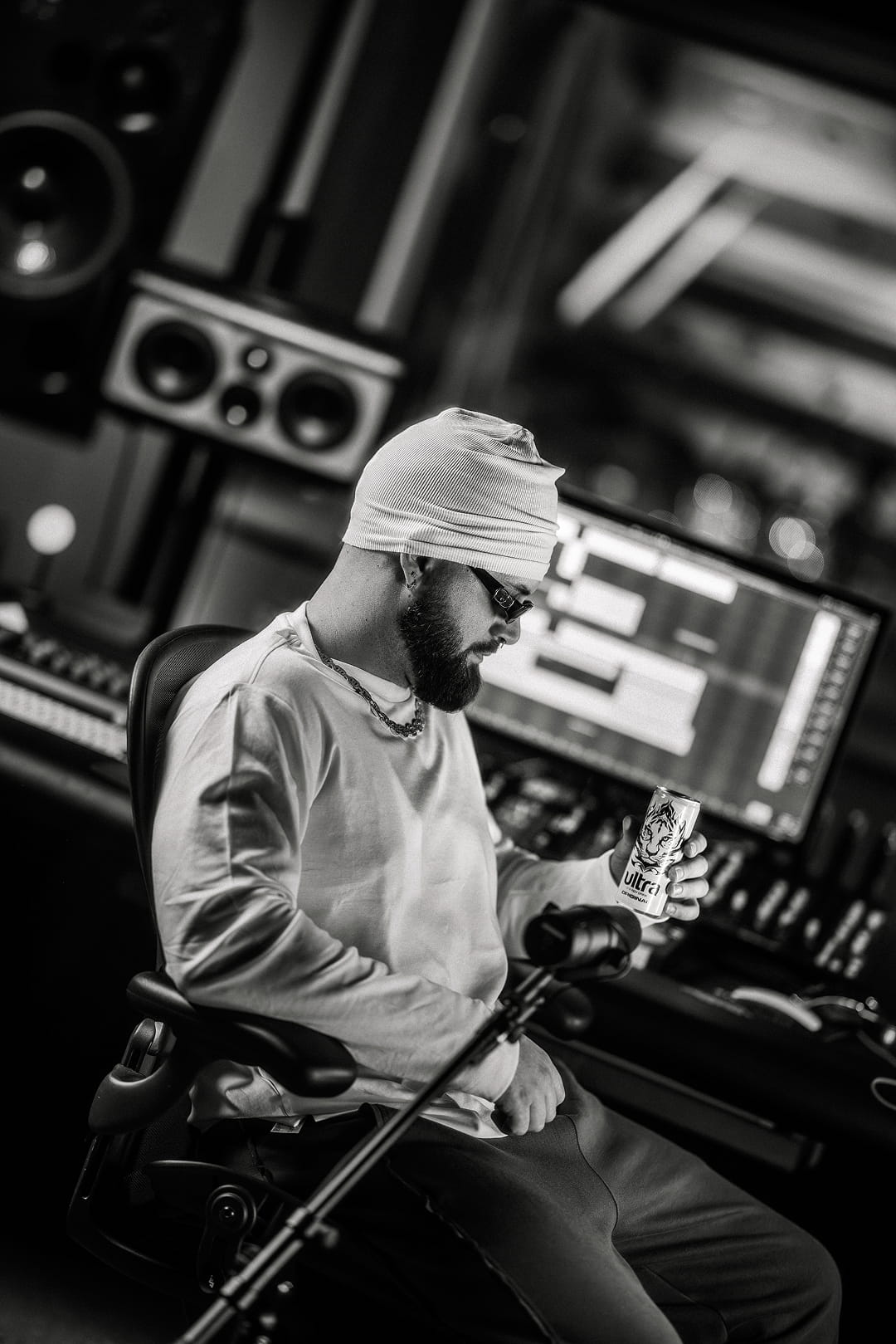 Nucci - Music studio session gallery 3